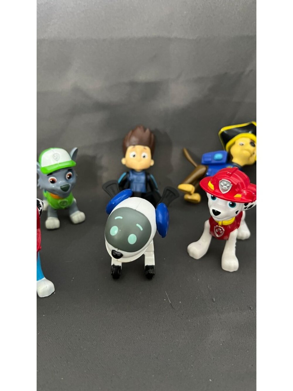 Paw Patrol Action Figures Bundle Of 7 Characters & Rescue Pups - Picture 3 of 4